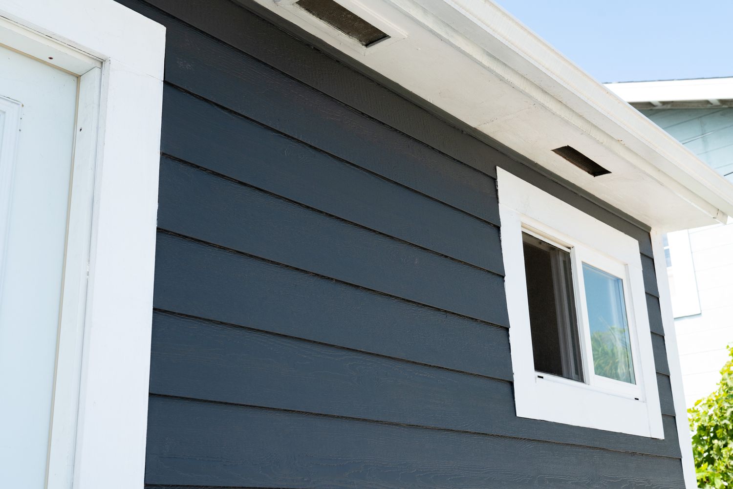 Fiber cement siding, a favored choice by siding installers in Woodstock, Ontario,